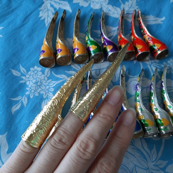 19 Finger Nail Tip Claw Rings - Picture 2 of 4